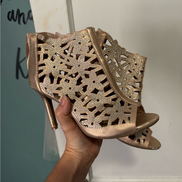 Madeline Stuart Shoes - Madeline Stuart Tan Rhinestone Sparkle Heels Floral Faux Leather 7.5 7 1/2